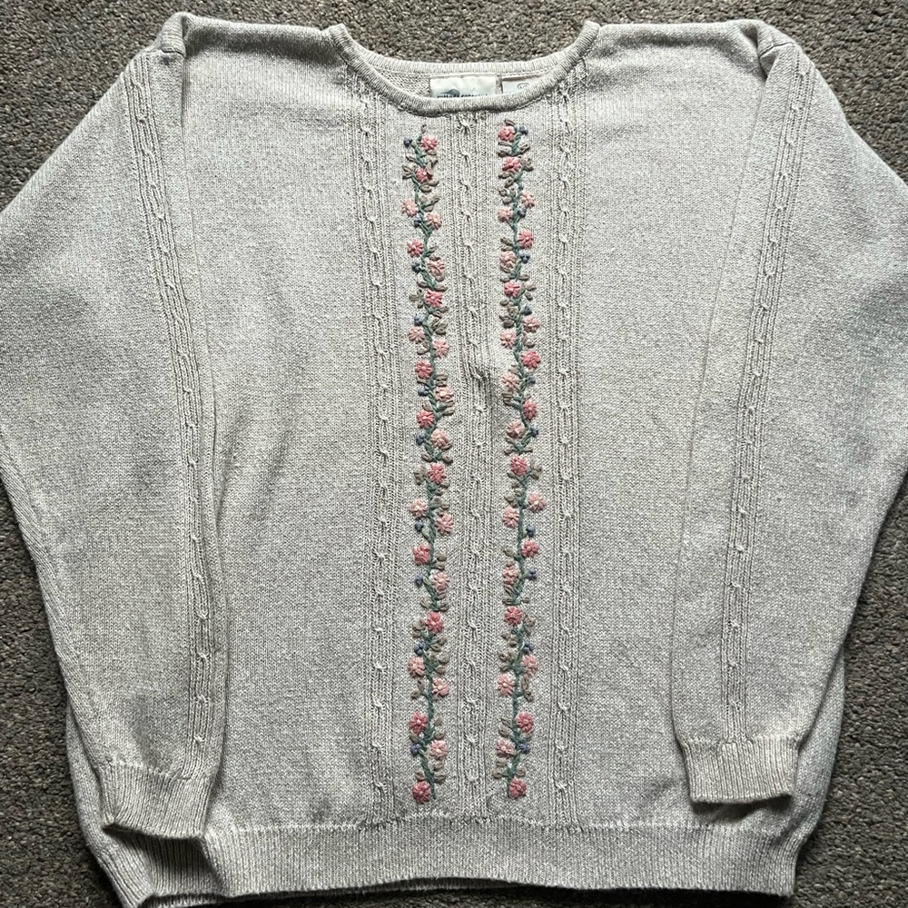 Vintage Cottage Essentials by Northern Reflections Embroidered Sweater (L)